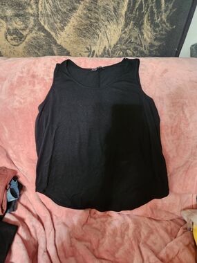 Women's Black Scoop Neck Tank Top - Lightweight Everyday Layer